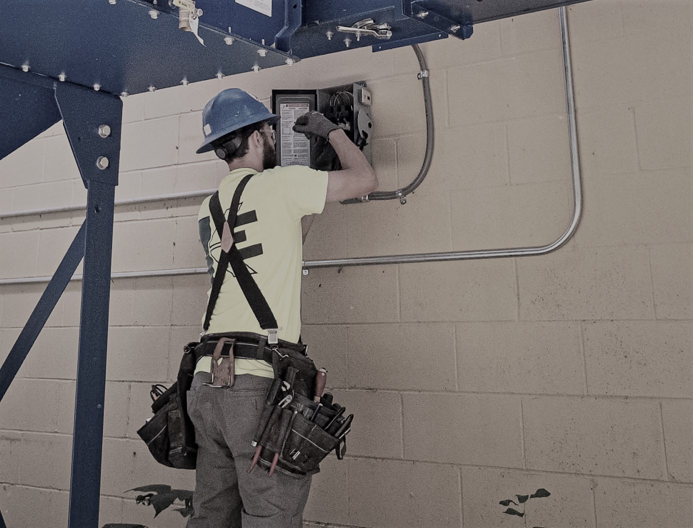 Now Hiring Industrial Journeyman Electrician